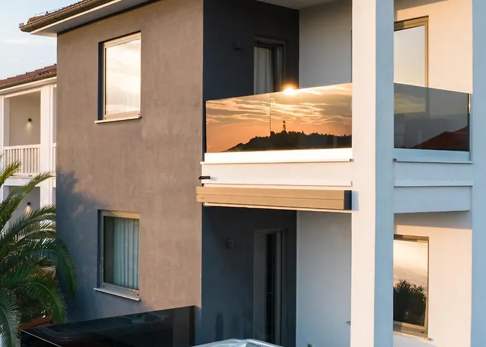 Vaal 4* ロヴィニ